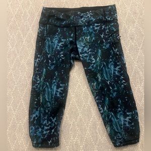 Lululemon cropped legging. Size 8